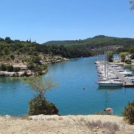 Les Gites Du Domaine De Bertrandy Vakantiehuis